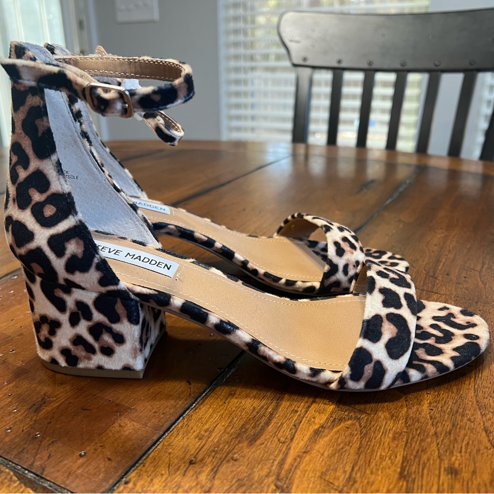 NEW! Women’s Steve Madden Irenee Sandals
